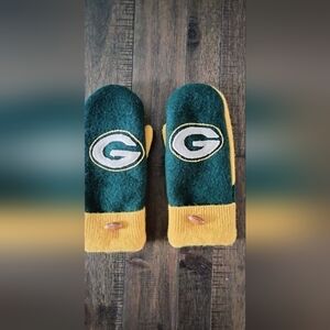 Green Bay Packers Mittens with Logo